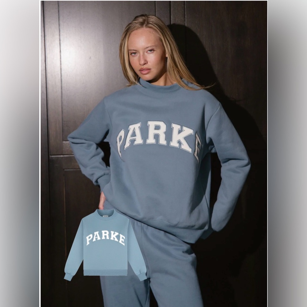 PARKÉ Blue Crewneck SweatshirtSOLD OUT ONLINE